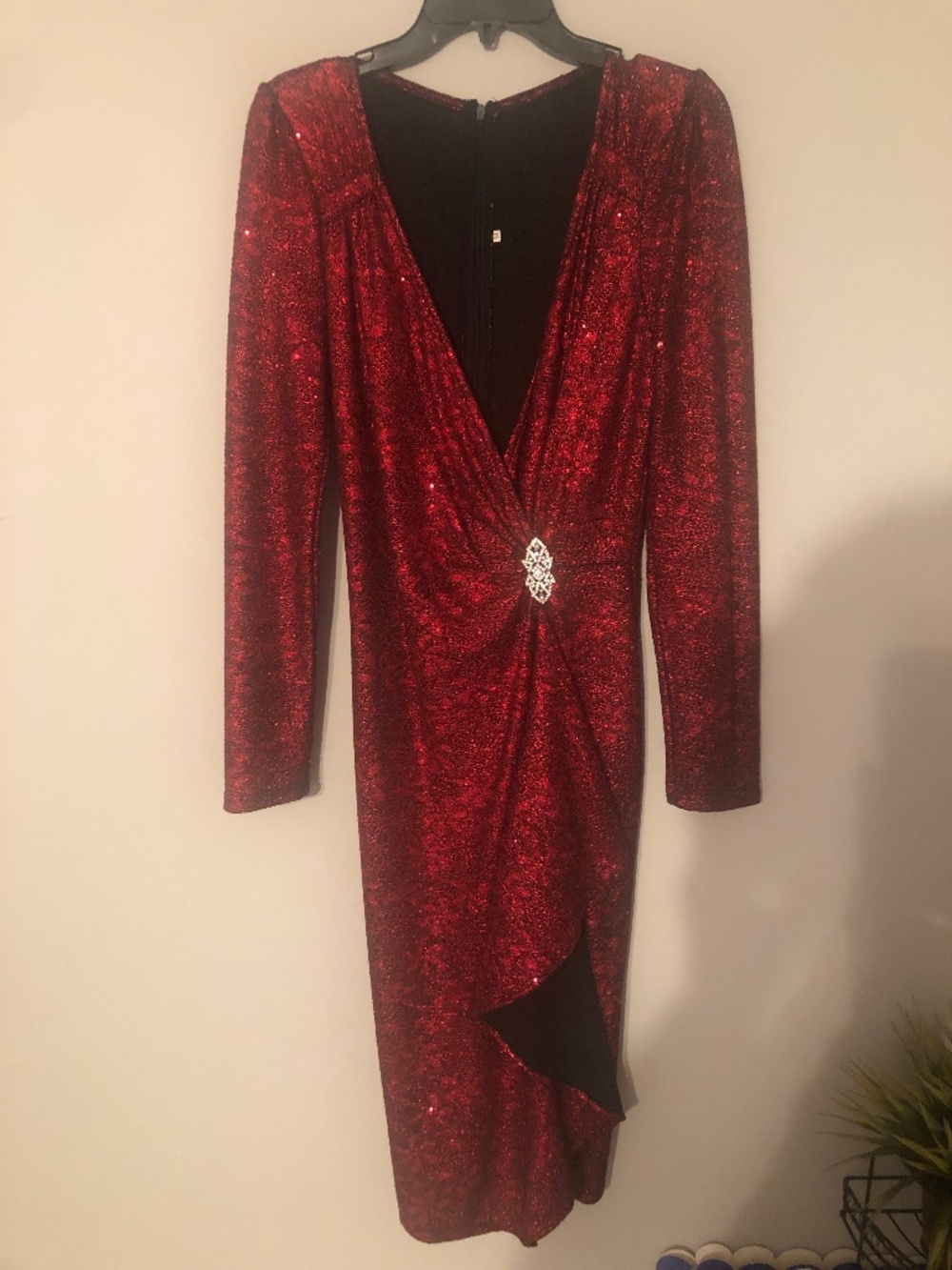 Red sequence holiday dress (M)